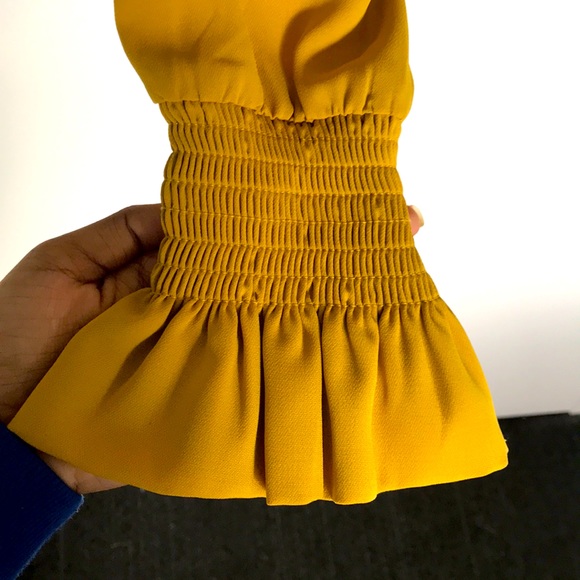 Ochre blouse with elastic waist and sleeves. - Picture 2 of 5